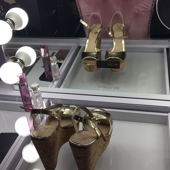 Gold wedges - Picture 2 of 3